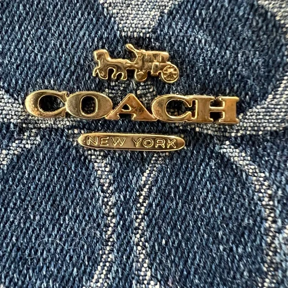 ✨SOLD✨COACH 🍒 💙 Nolita Barrel Bag In Signature Denim - Picture 3 of 15